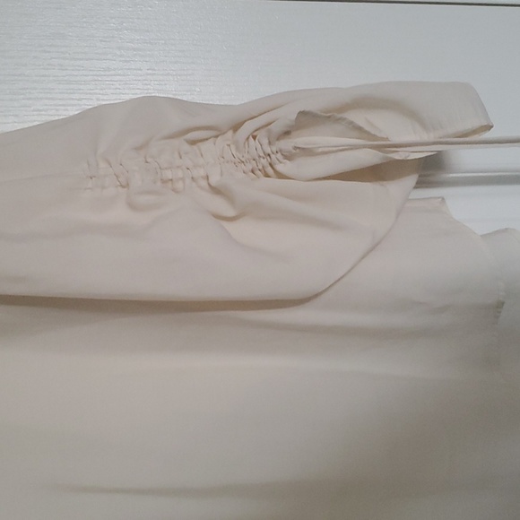 V-neck Blouse - Picture 2 of 4